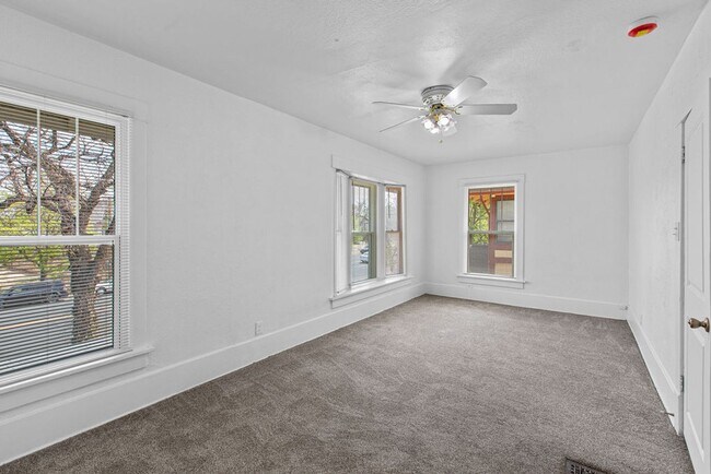 Building Photo - 1615 11th Ave