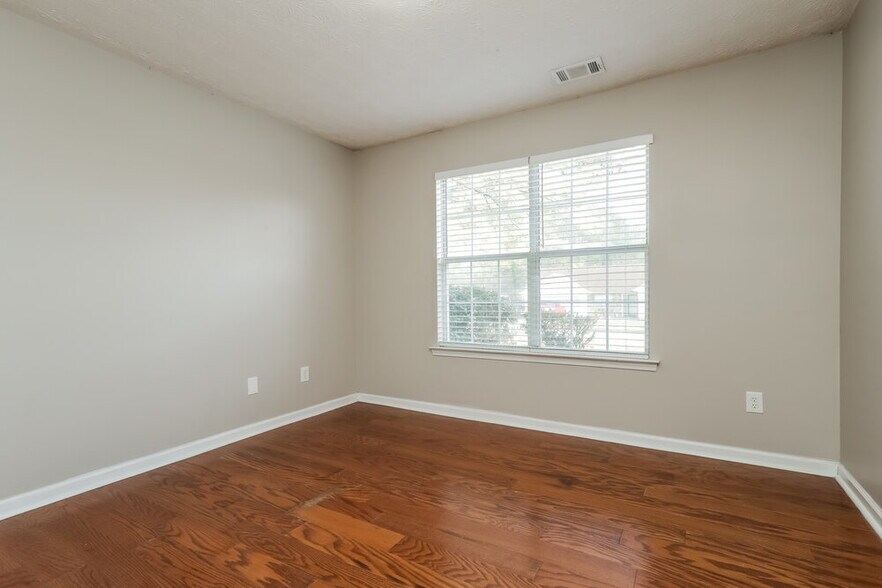 Building Photo - 50 Brandon Dr