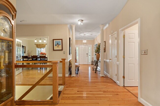 Building Photo - ***Amazing opportunity to rent this beauti...