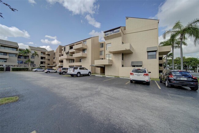 Building Photo - 10400 SW 108th Ave