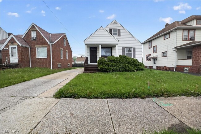 Building Photo - 10721 Plymouth Ave