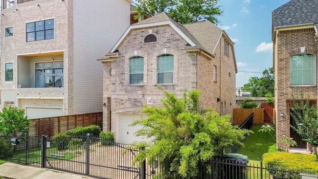 Building Photo - 7608 Janak Dr