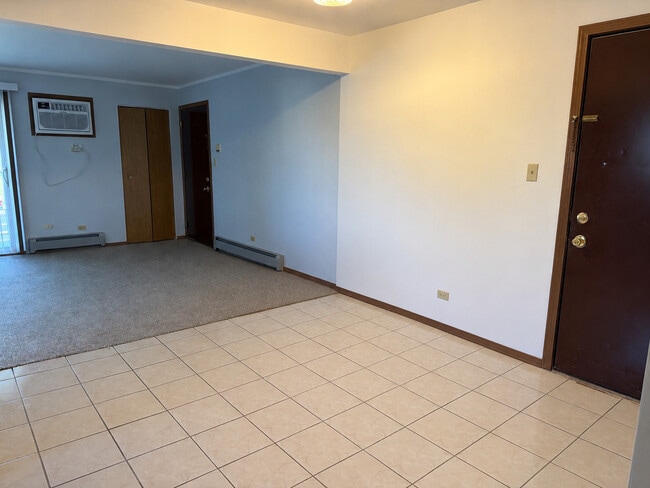 Building Photo - 1326 E 159th St