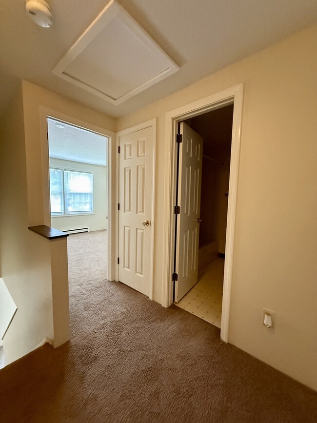 Building Photo - 812 Court St