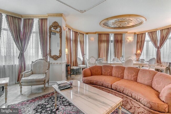 Building Photo - 5750 Bou Ave