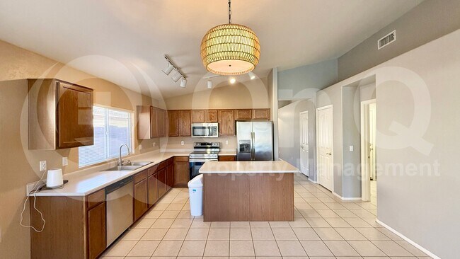 Building Photo - 3464 S Moccasin Trail