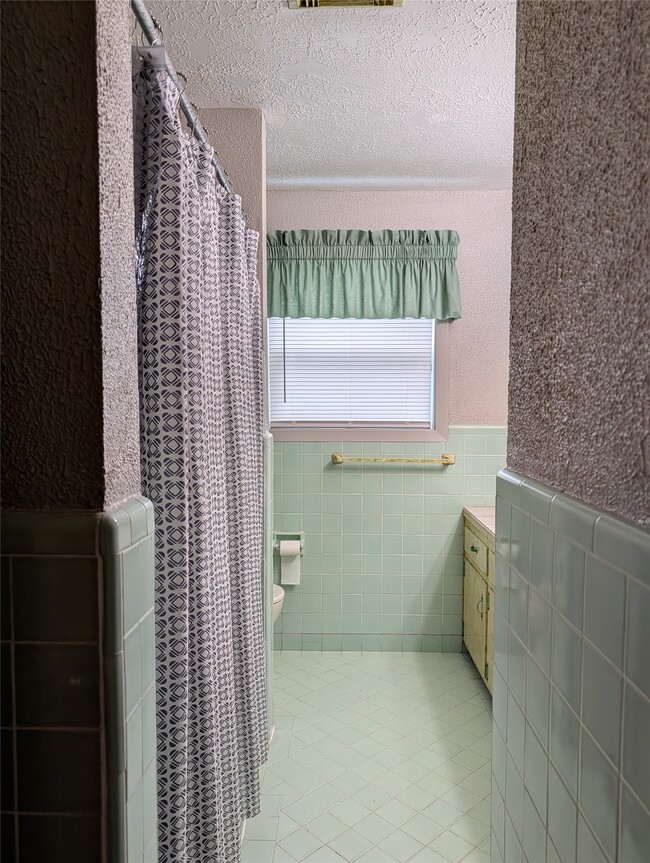 Building Photo - 1605 Ruella Ln