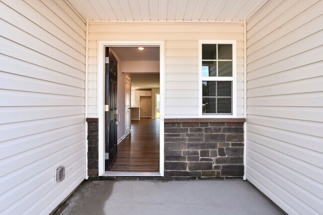 Building Photo - 717 McKissick Dr