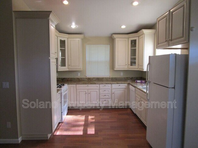 Building Photo - 476 Banning Way