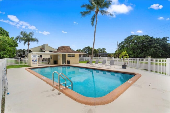 Building Photo - 8131 Lagos De Campo Blvd