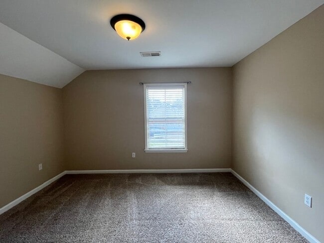 Building Photo - Renovated 4 Bedroom 2.5 Bath Home for Rent!