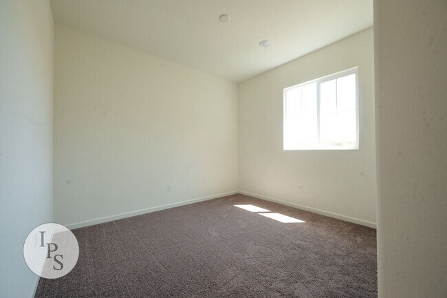Building Photo - BRAND NEW!! Madera Westside Home, 3BR/2BA,...