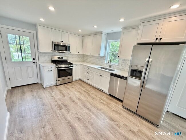 Building Photo - 66 Campfield Dr