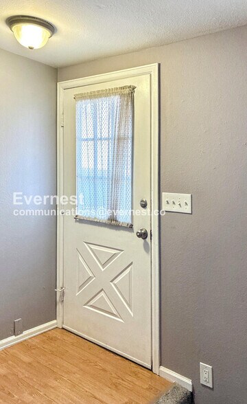 Building Photo - 2828 Silverplume Dr