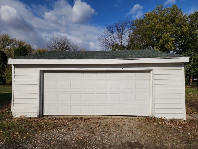 Building Photo - Cozy 3BR Home in Elida - $1,595 - Fully Re...