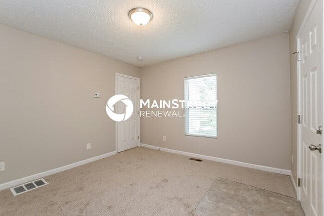 Building Photo - 2 Bedroom Pet-Friendly Home in Atlanta, GA with Main Street Renewal