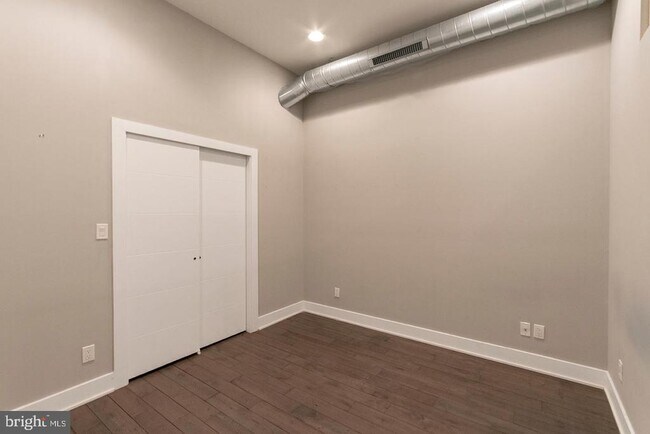 Building Photo - 135 N 3rd St