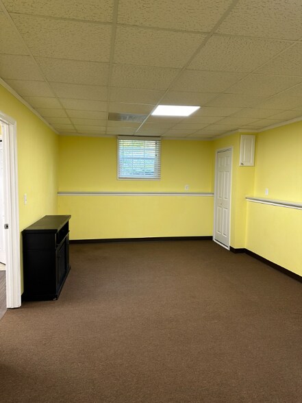 Building Photo - 1675 Old Nelson Rd