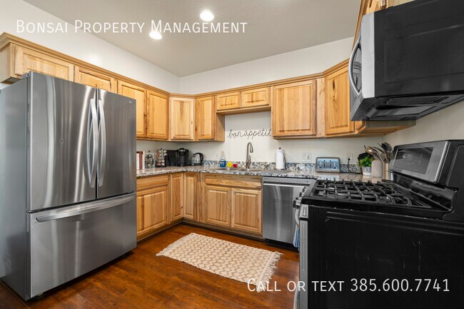 Building Photo - 807 S 500 E