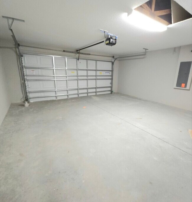 Building Photo - 116 Pine Trce