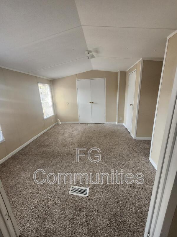 Building Photo - 3013 Michelle Cir