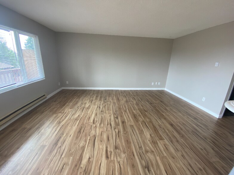 Building Photo - 308 Summit Ave N