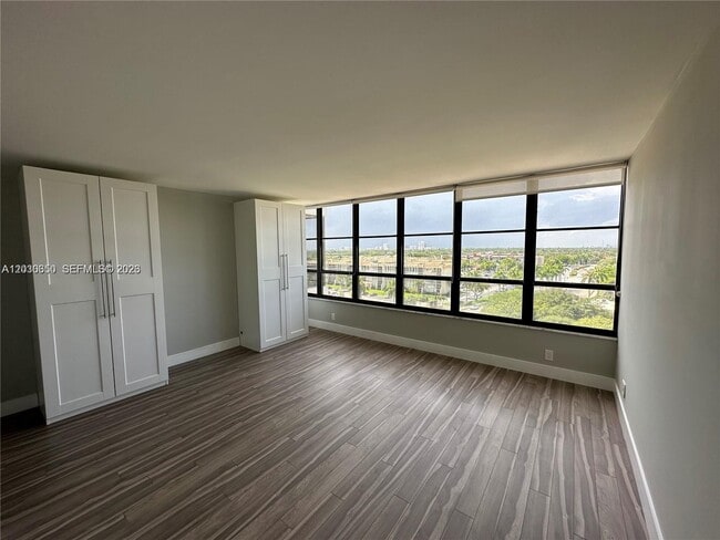 Building Photo - 600 Three Islands Boulevard