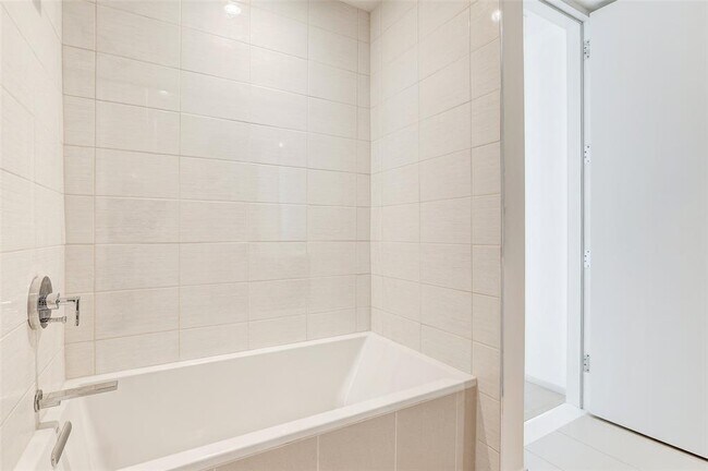 Building Photo - 301 West Ave