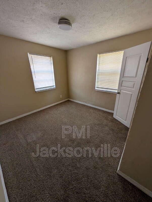 Building Photo - 4139 Fairfax St