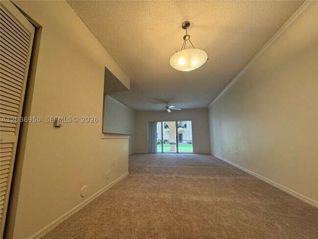 Building Photo - 2492 Centergate Dr