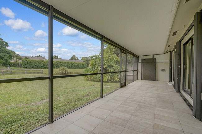 Building Photo - 12712 Spinnaker Ln