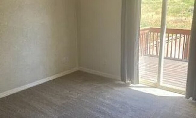 Building Photo - 206 E 820 S