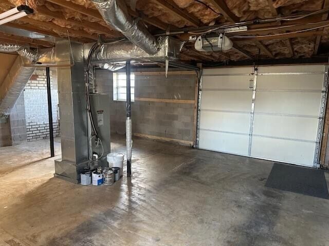 Building Photo - 5025 Lake Cir Dr NE