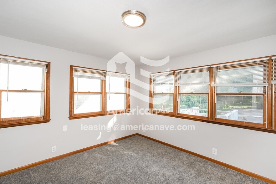 Building Photo - 546 19th Ave