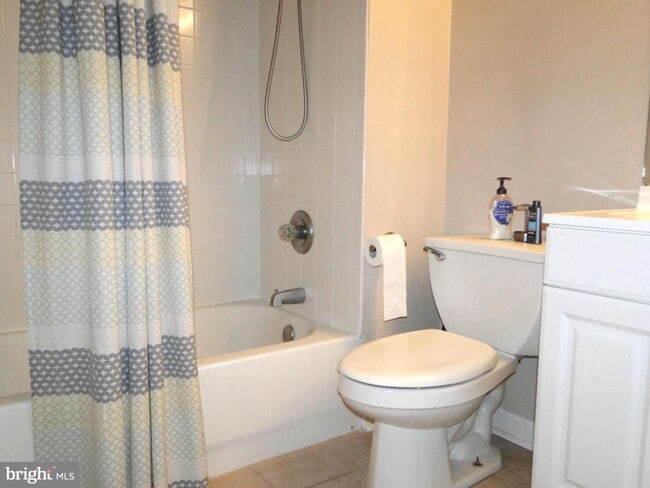 Building Photo - 2009 Willow Glen Ct