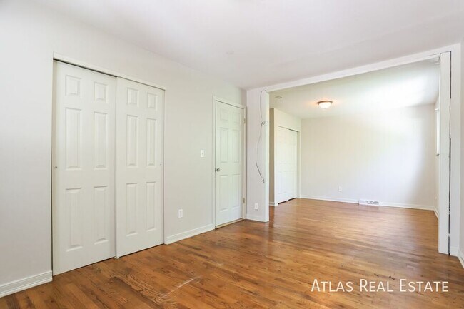 Building Photo - 3603 W 90th Pl
