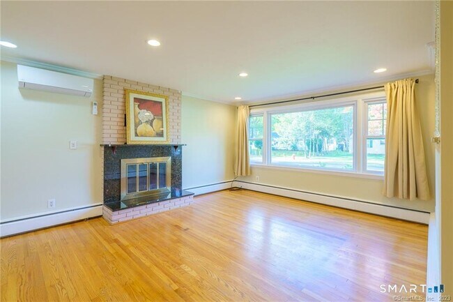 Building Photo - 33 Sky View Dr