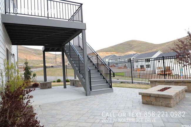 Building Photo - Stunning Home in Lehi