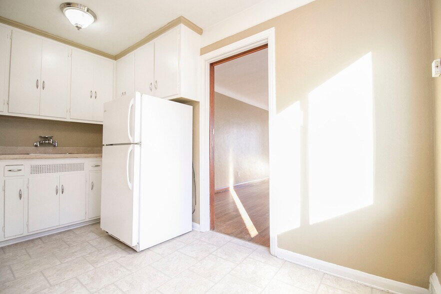 Building Photo - 3941 Torrance Dr