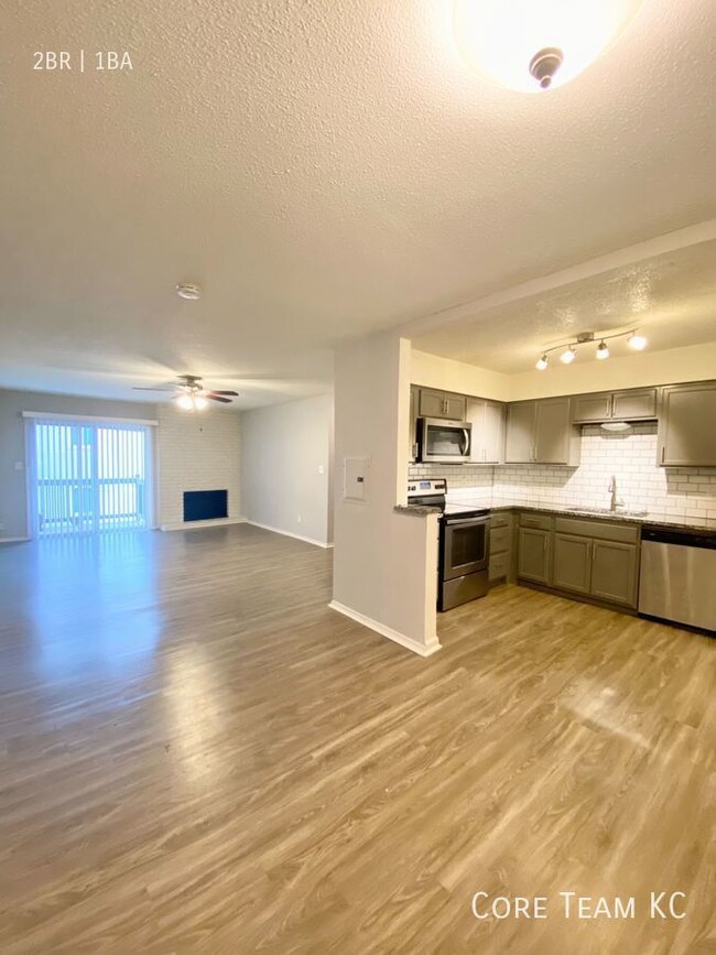 Building Photo - Spacious 2 Bedroom in Midtown