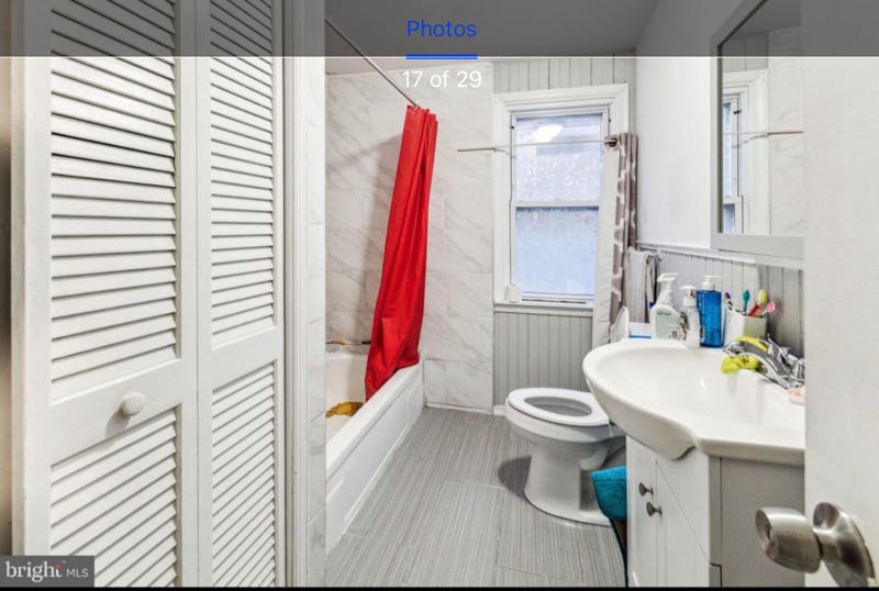 Building Photo - 610 Roosevelt Ave