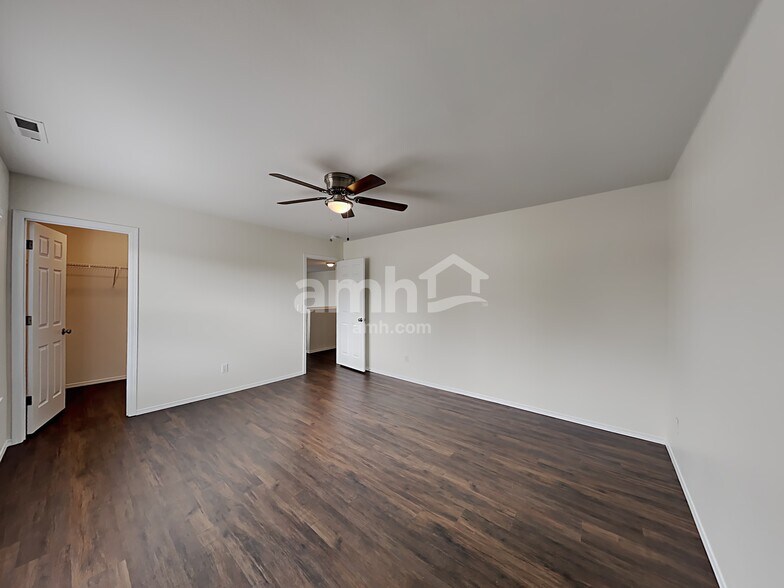 Building Photo - 14915 94th Ave Ct E