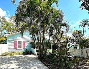 Building Photo - GULFPORT FURN. COTTAGE 2/2 EIGHT MONTH RENTAL MAY 1, 2026-JAN. 3, 2027