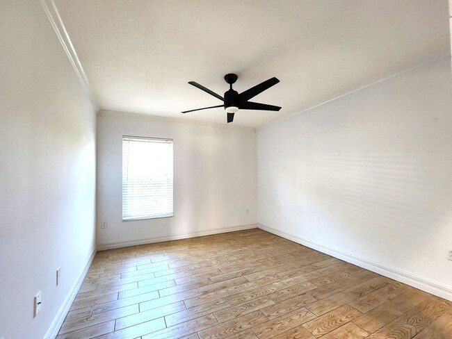 Building Photo - Second Floor Unit; Amazing College Park Lo...