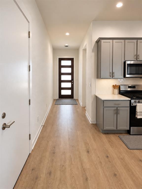 Building Photo - 2100 Magnolia Hl Dr