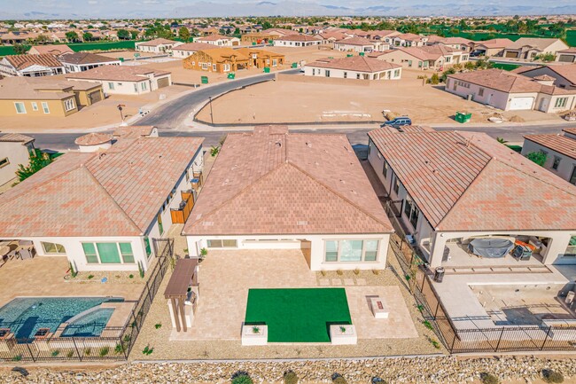 Building Photo - Luxury Rental in Queen Creek - Try Before You Buy