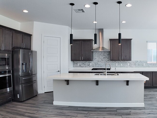 Building Photo - Exquisite Luxury Rental in Prestigious Gated Tule Springs Community