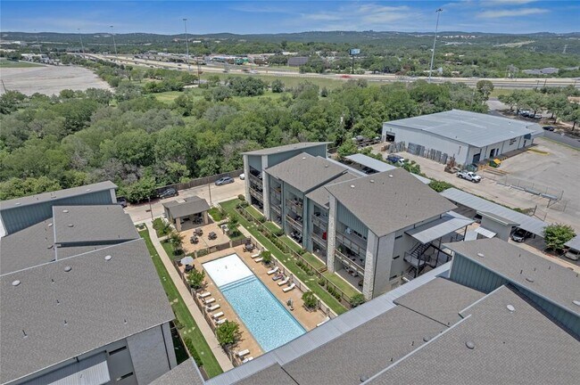 Building Photo - 4704 Sunset Trail