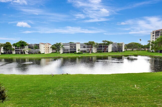 Building Photo - 14360 Strathmore Ln