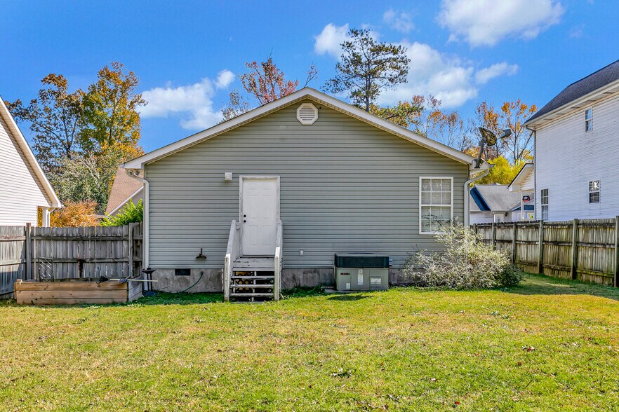 Building Photo - 1549 Cora Dr